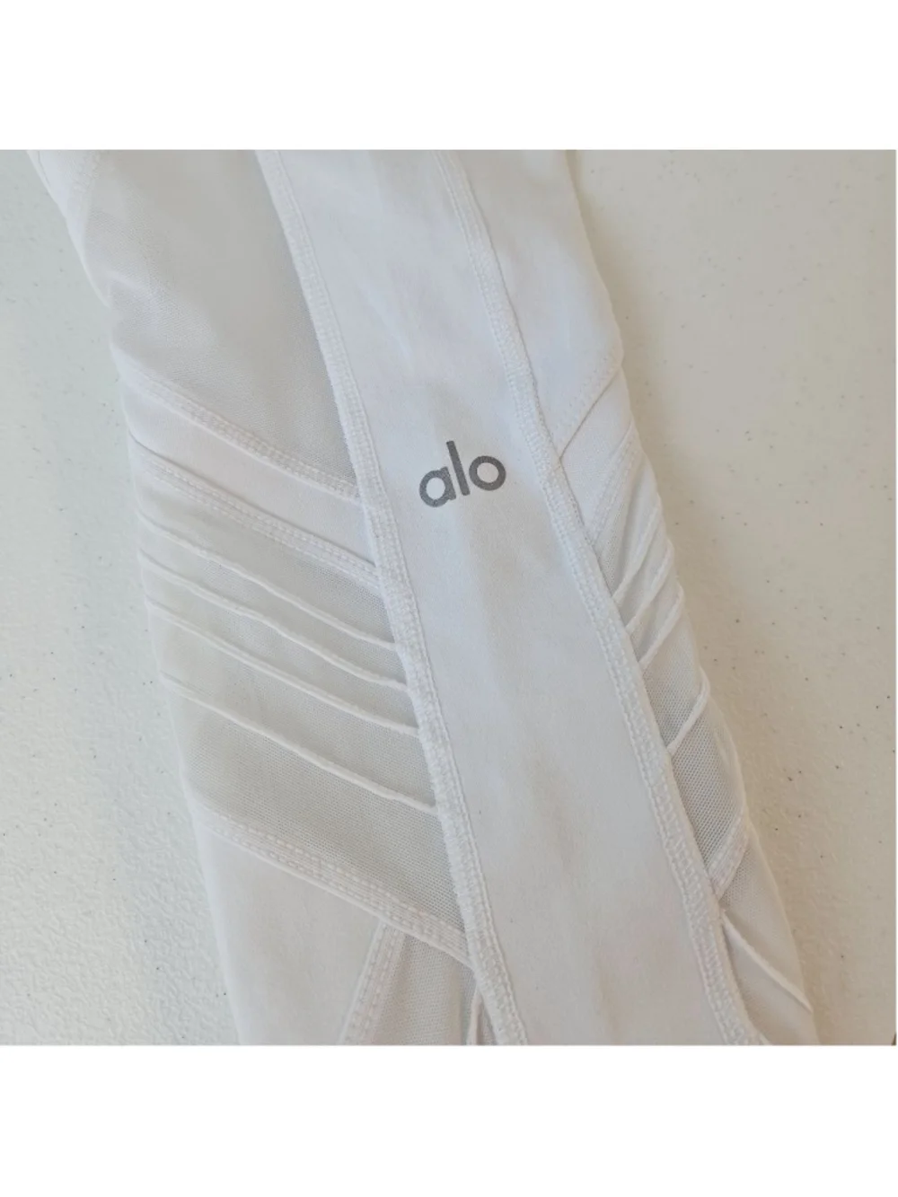 Alo Yoga High Waisted Mesh Moto Ultimate Leggings White S Sculpting Athletic